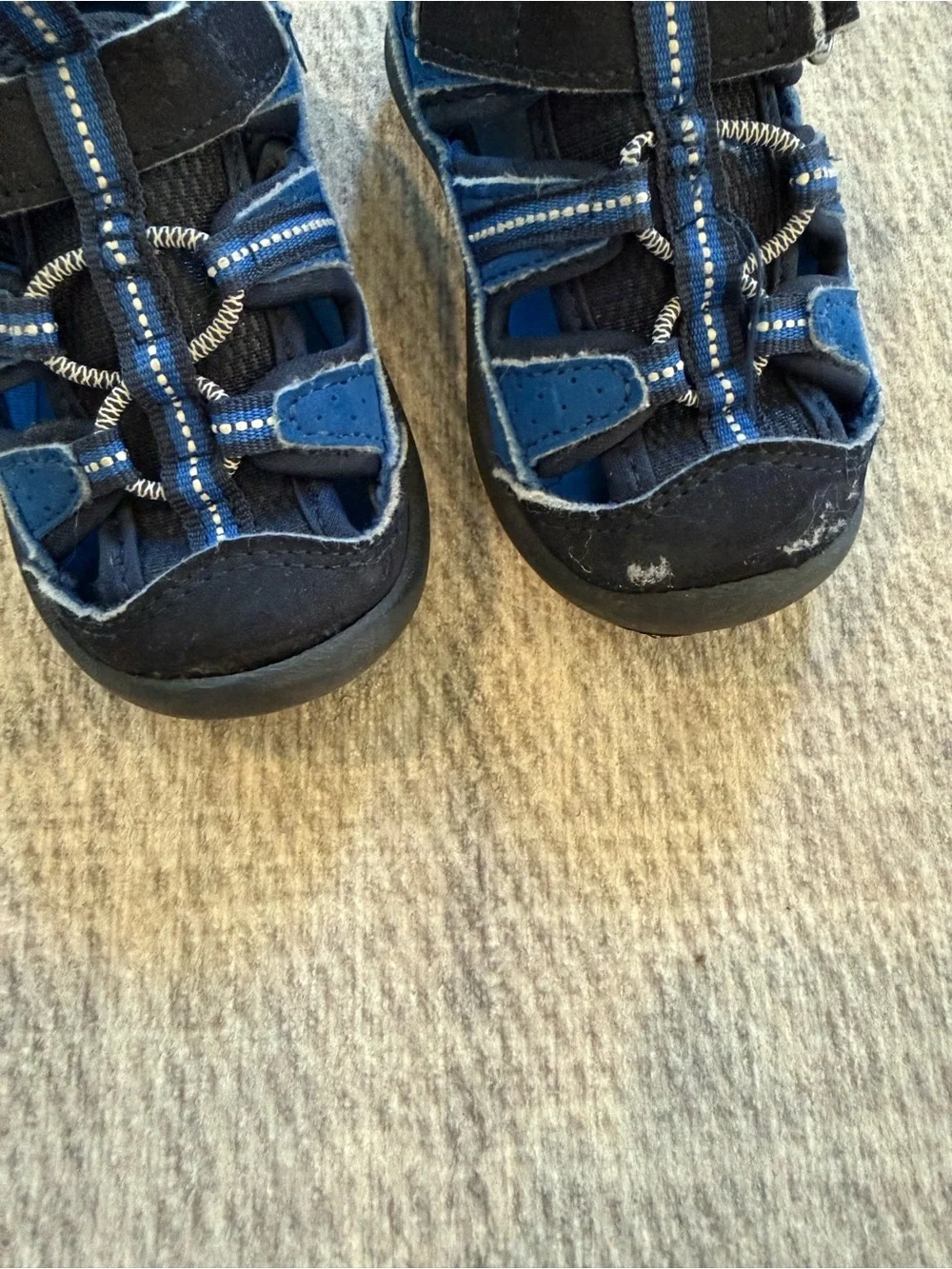 OshKosh B'gosh Navy and Black Closed-Toe Water Shoes 6